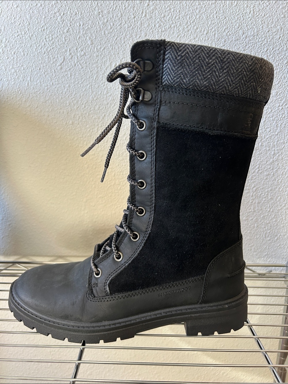New Kamik Rogue9 Black Lace-Up Women's Waterproof Boots, Size 8 - Picture 5 of 14